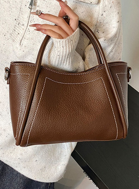 简约百搭手拎水桶包女韩版新款上班通勤单肩包2025冬季时尚高级感