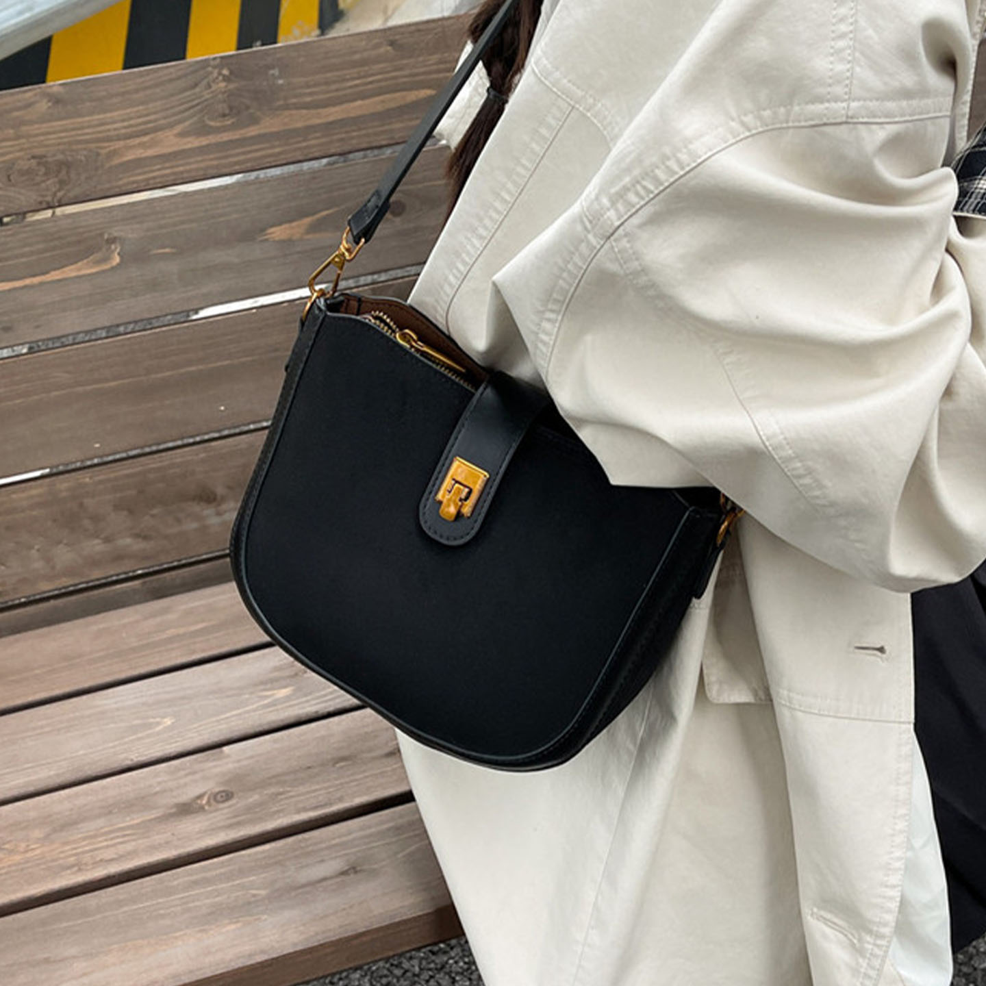 气质时尚精致百搭简约单肩斜挎高级洋气设计感2025秋季女式马鞍包