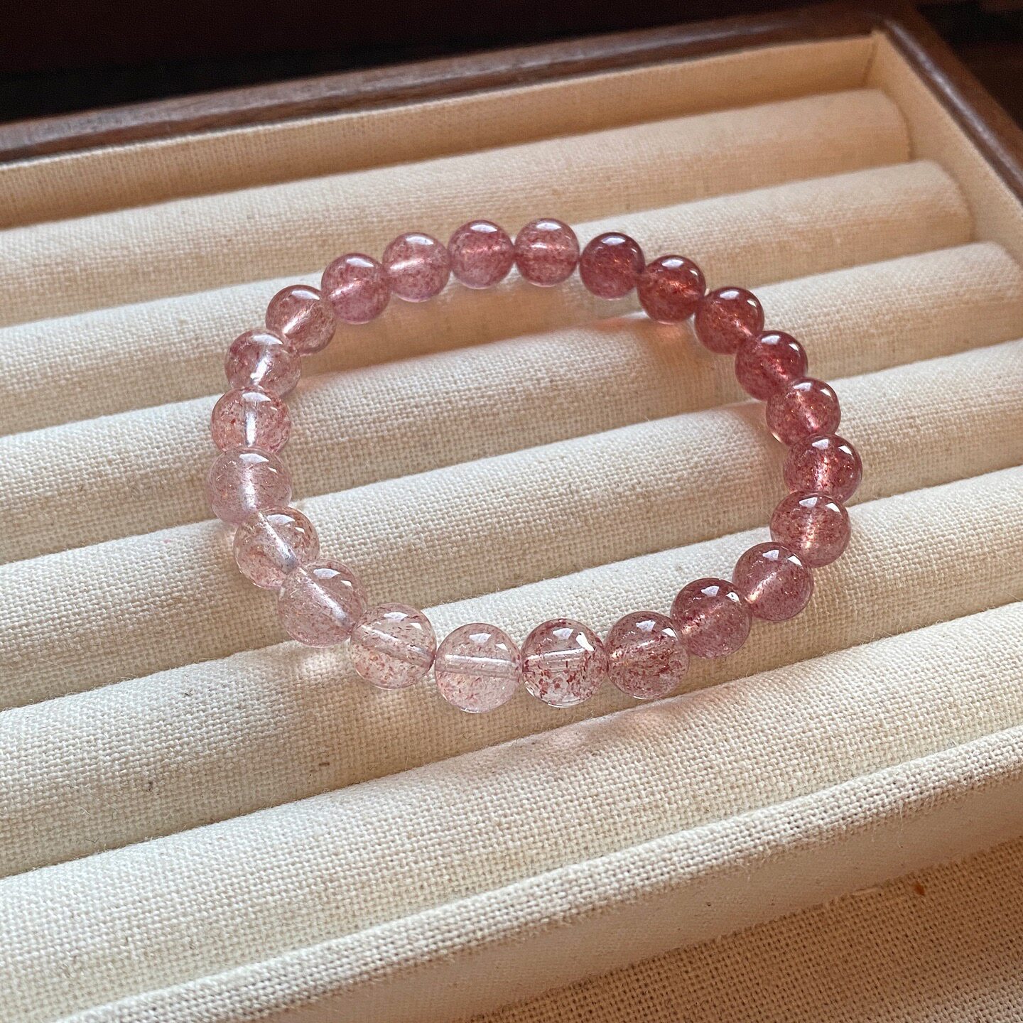 天然草莓晶手链女渐变色鸽血红白水体小众转运招桃花闺蜜手串礼物