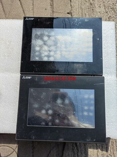 GS2107-WTBD三菱触摸屏原装成色如图包好