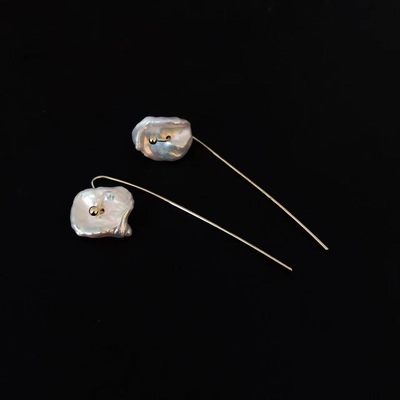 白色不规则巴洛克珍珠耳环简约时尚法式小众设计高级感仙气耳线女