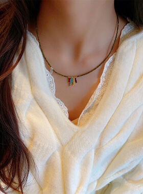 复古绿米珠彩虹吊坠锁骨链手工串珠流苏设计轻奢百搭颈饰