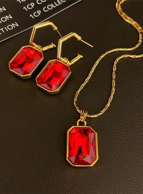 施华L水晶高级感轻奢复古红色耳环几何耳坠礼物款毛衣链气质项链