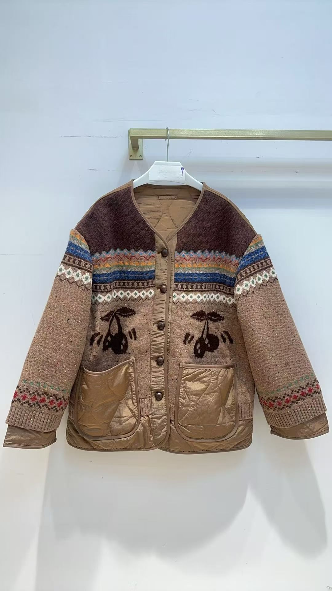 晴乌丫经典动感樱桃费尔岛双面两穿棉服UY25412A199132