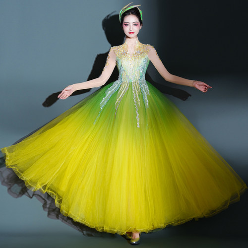 新款大气开场舞大摆裙演出服女长裙成人大型舞台歌伴舞合唱表演服