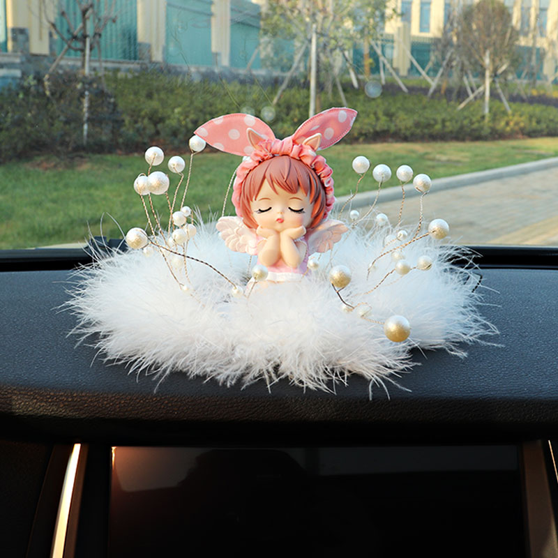 网红汽车摆件女神款女士漂亮车上中控台创意可爱车载车内装饰用品