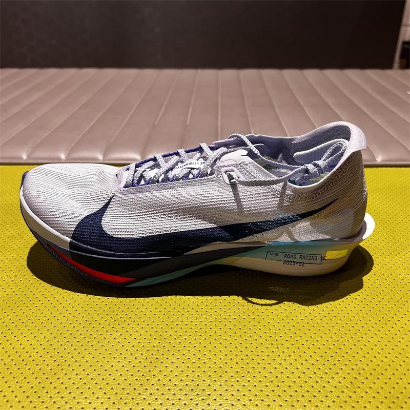 Nike耐克男2025夏季新款透气网面减震跑步运动休闲鞋HF6416-001