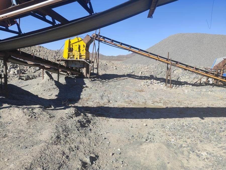 1月2日阿勒泰地区堆放于塔克什肯镇砂石料厂内的机械设备网络拍卖公告