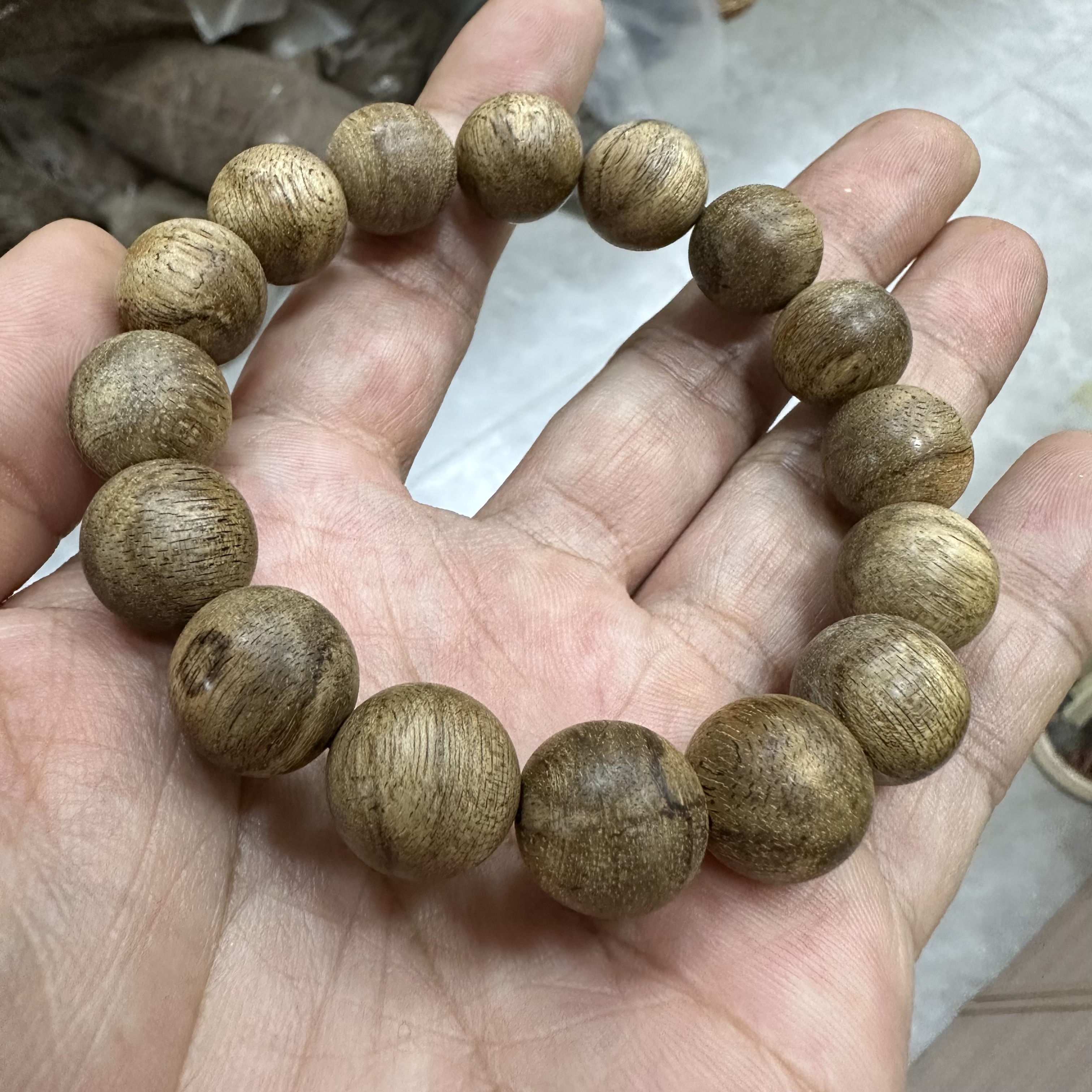 天然野沉香柬埔寨正区菩萨棋九九沉圆珠单圈1.3老料高端奶香佛珠
