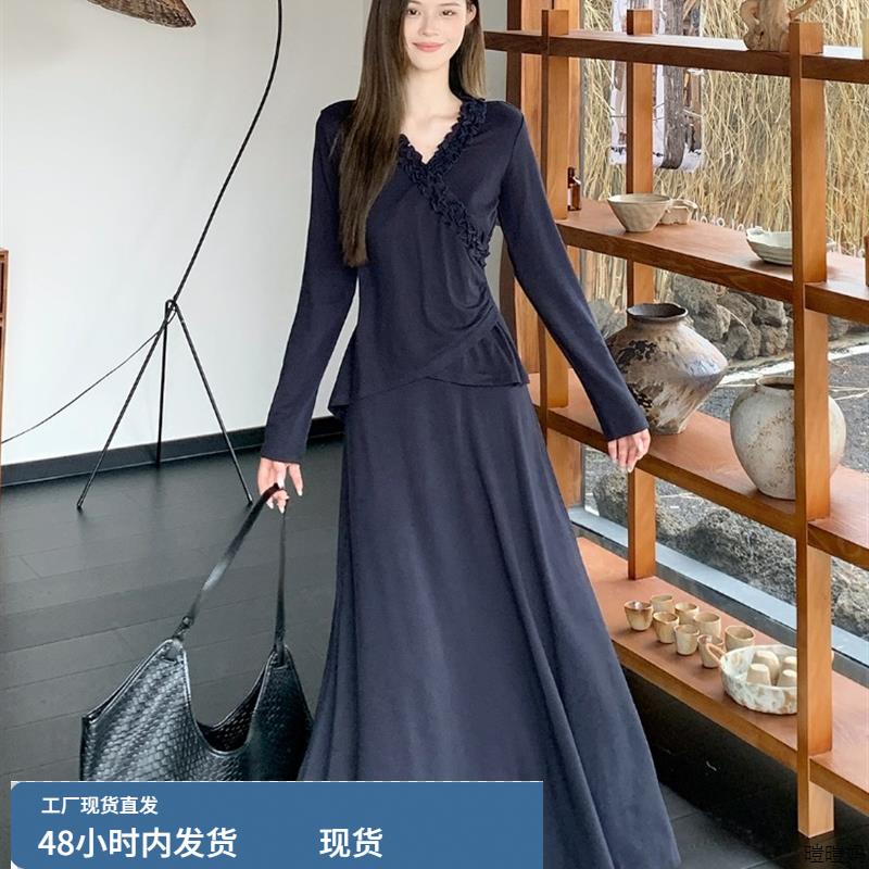 很明媚的艺术生穿搭套装裙子女海岛松弛感秋季流行风格绝美一整套