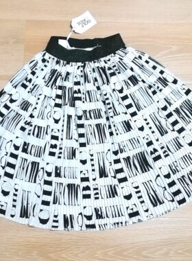 包邮8岁9岁女宝宝半身裙子原丹春秋夏款女童装百搭满印黑白百褶裙