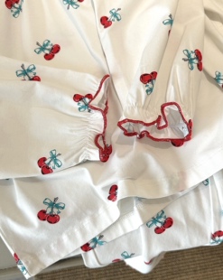 卡通满印白色5 女宝内衣打底2件套装 14岁女孩子春秋莫代尔n皮 包邮