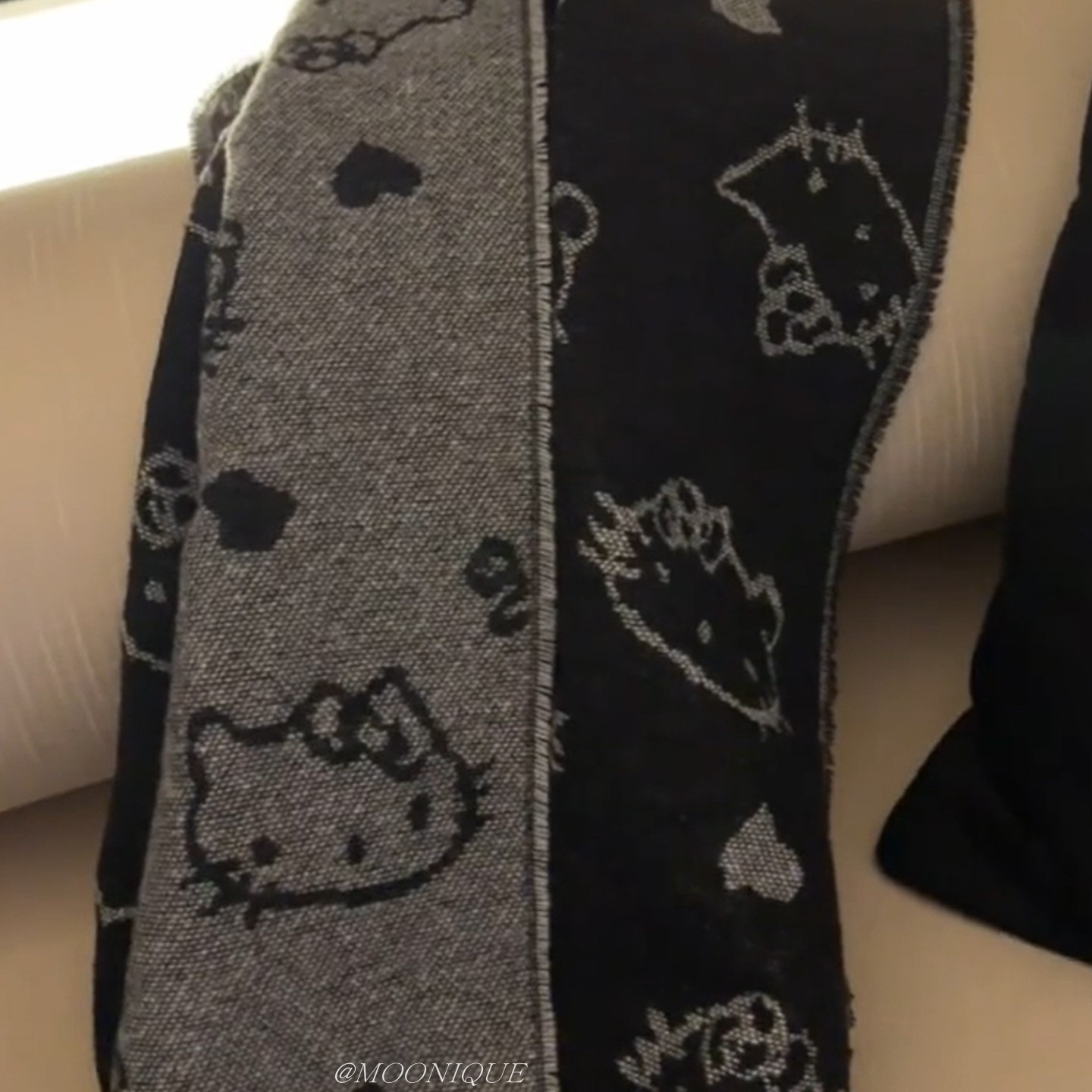 韩系复古可爱kt猫黑灰双面针织围巾秋冬百搭显脸小披肩围脖两用女