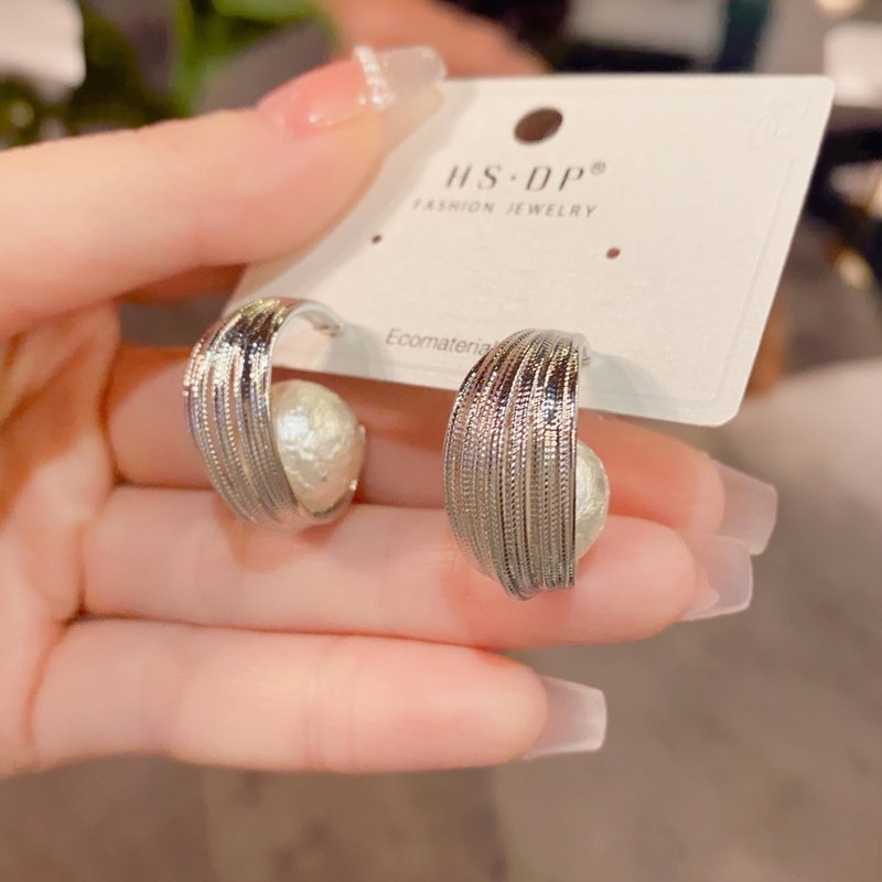 欧美秋冬个性夸张金属纹理c形棉花珠耳圈气质复古简约银针耳环,饰品/流行首饰/时尚饰品新,耳环,淘宝优惠券,粉丝福利购,淘宝优惠卷