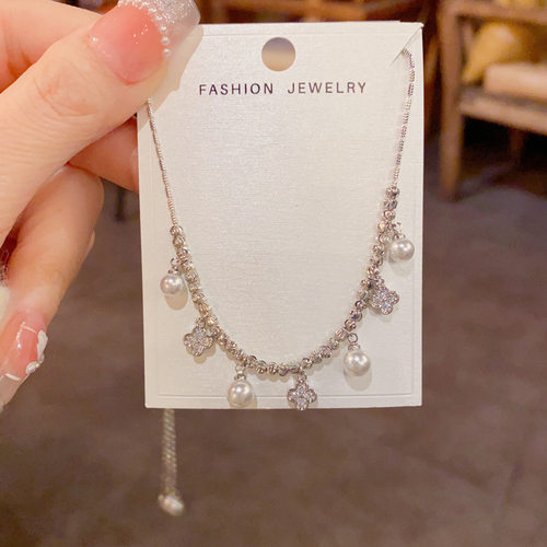 时尚轻奢金属串珠四叶花珍珠项链