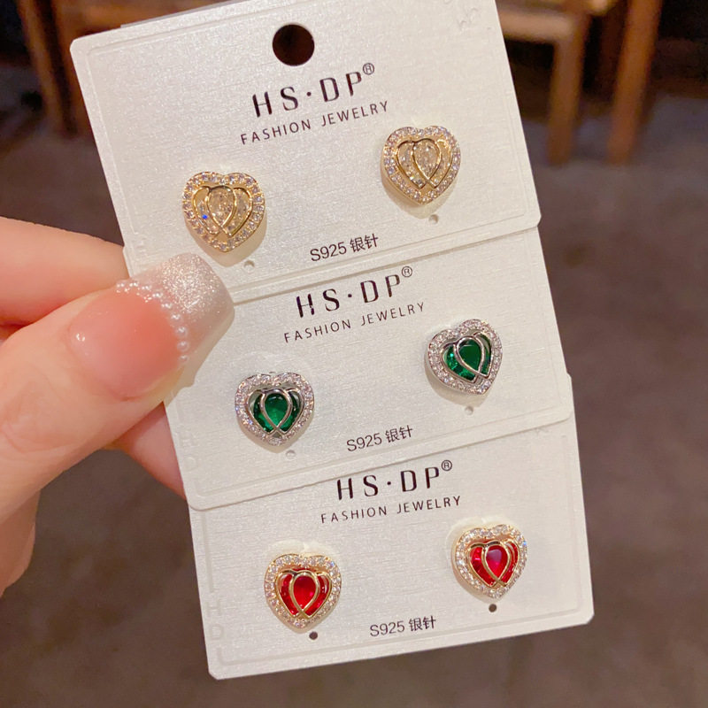 时尚精致小巧百搭锆石爱心耳钉