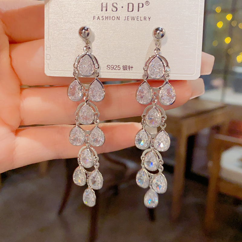 时尚夸张水滴形锆石长款流苏耳坠