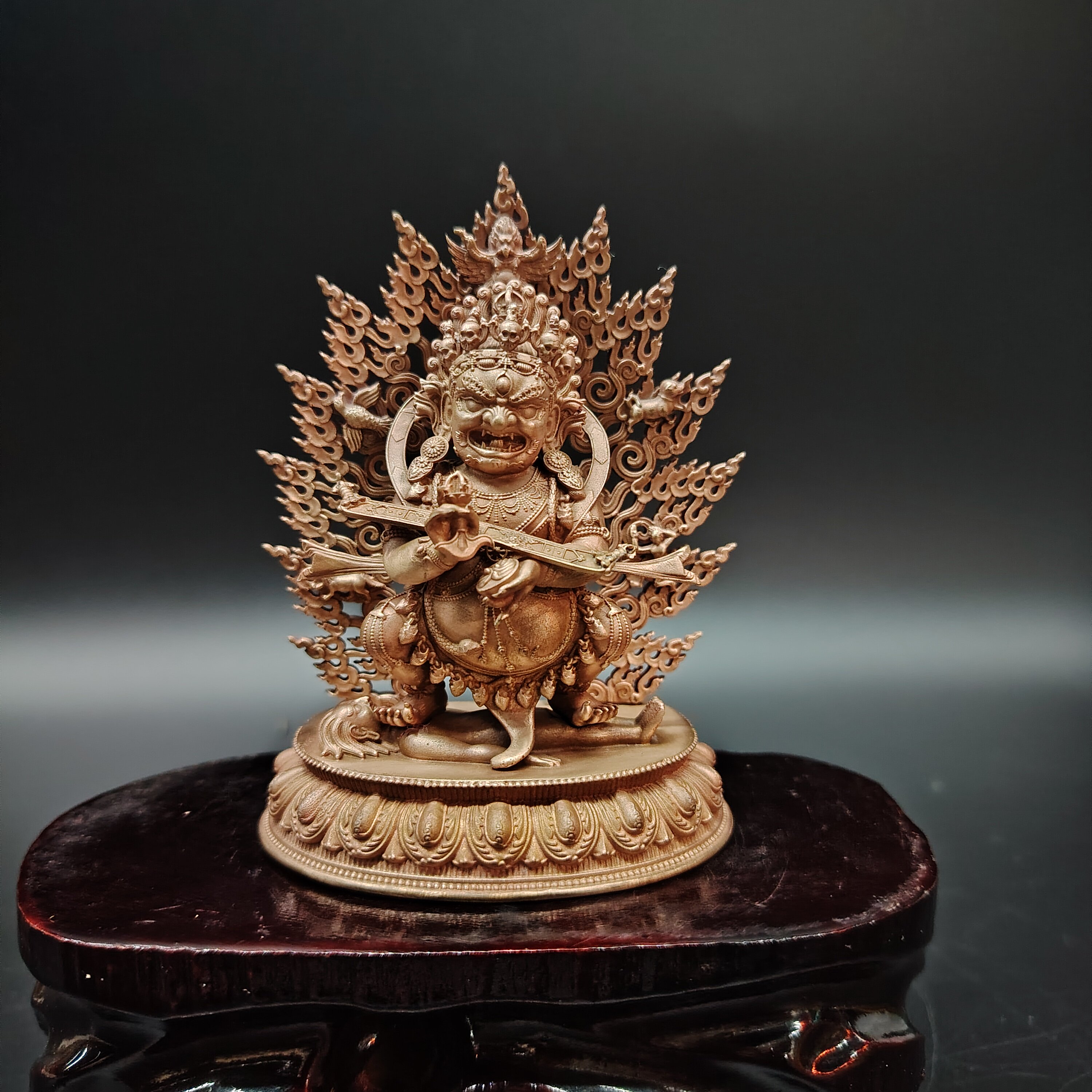 纯铜二臂玛哈嘎拉佛像家居用桌面佛堂供奉供具随身车载铜像可装藏