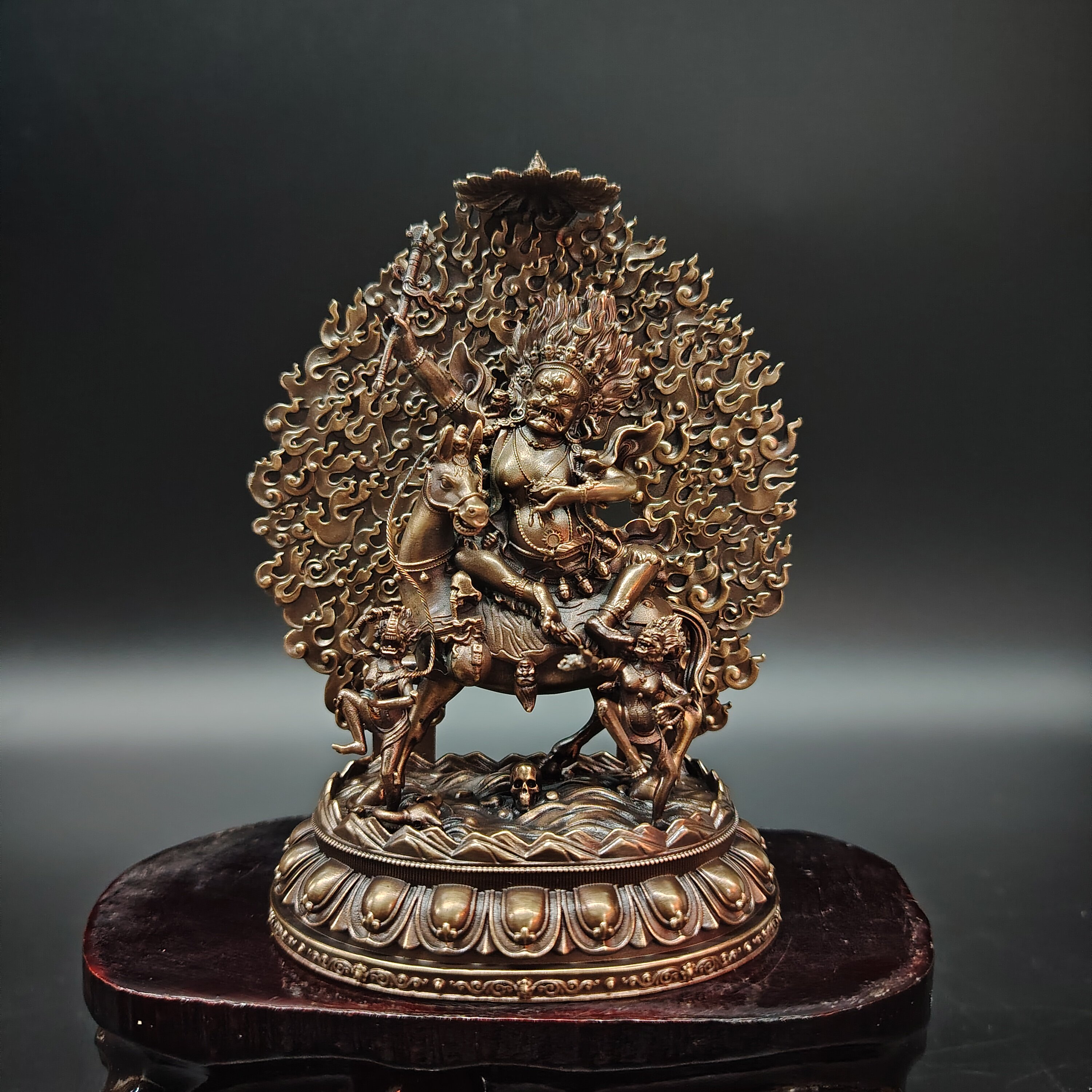 尼泊尔工艺藏传紫铜做旧吉祥天母佛像摆件寺庙佛堂供奉供具可装藏