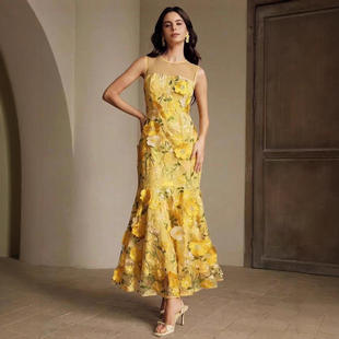 连衣裙女2025年夏季 2025外贸跨境夏季 长款 拼接花朵修身 圆领无袖