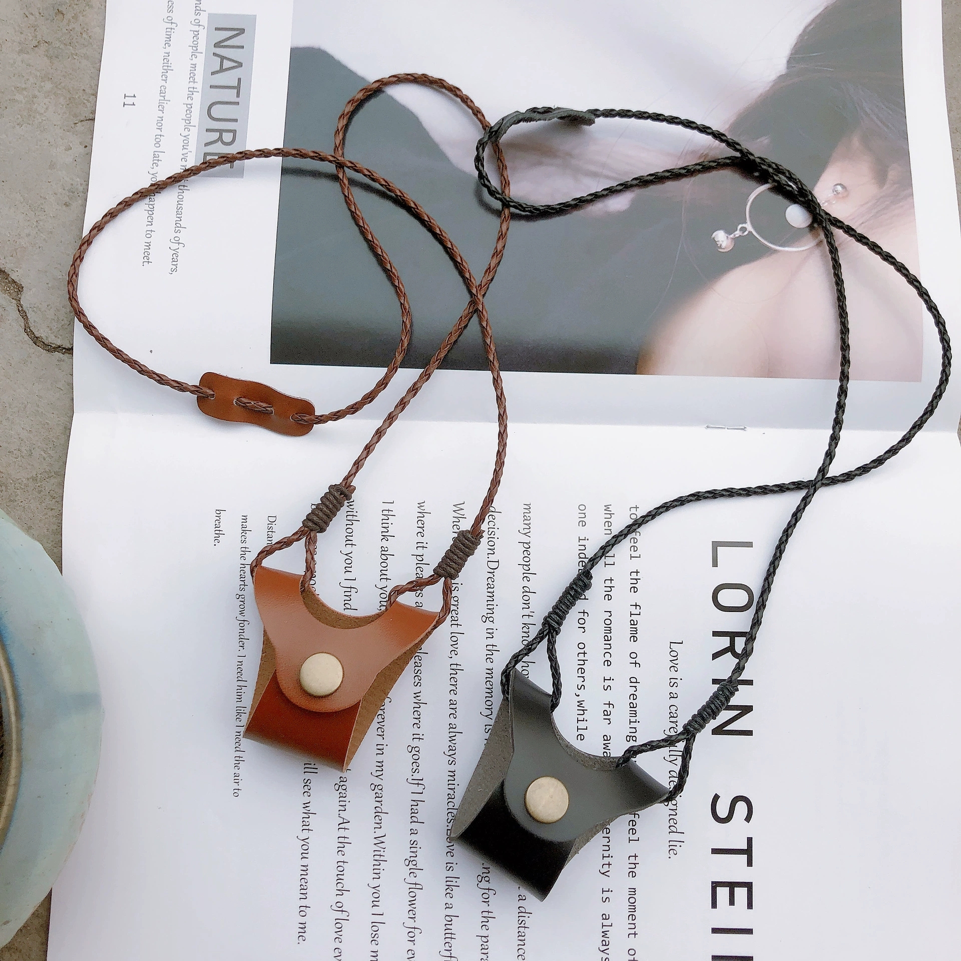 日本真皮眼镜链挂脖眼镜挂绳简约时尚潮搭太阳镜绳 男女同款防丢