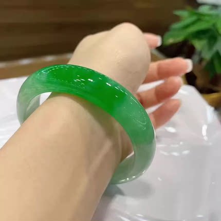 正圈阳绿飘绿翡翠手镯半山水冰糯种缅甸老坑翡翠白绿玉镯送人礼物