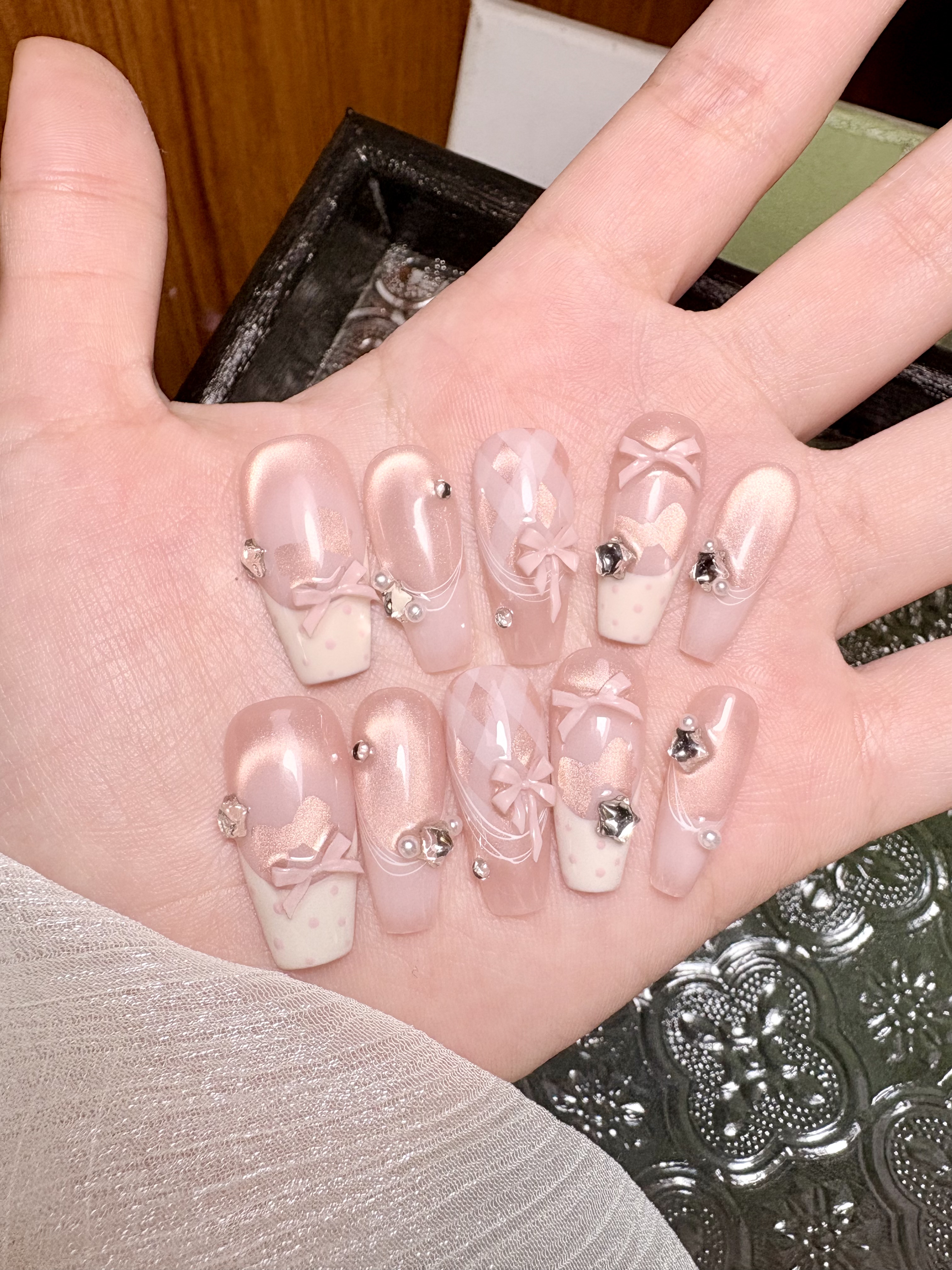 纯手工光疗穿戴甲片珍珠蝴蝶穿戴甲批发成品重复使用美甲贴