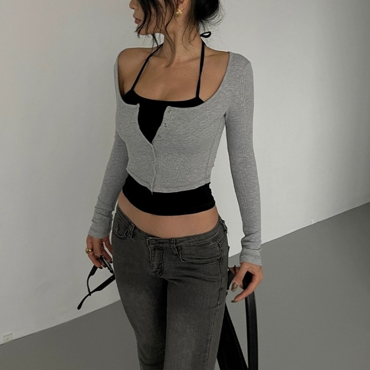 宝藏女孩辣妹假两件长袖挂脖吊带开衫t恤新款性感修身短款上衣