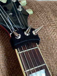 黑色摇滚朋克暗黑铆钉电吉他黑丝束音带制音带原创设计送礼推荐