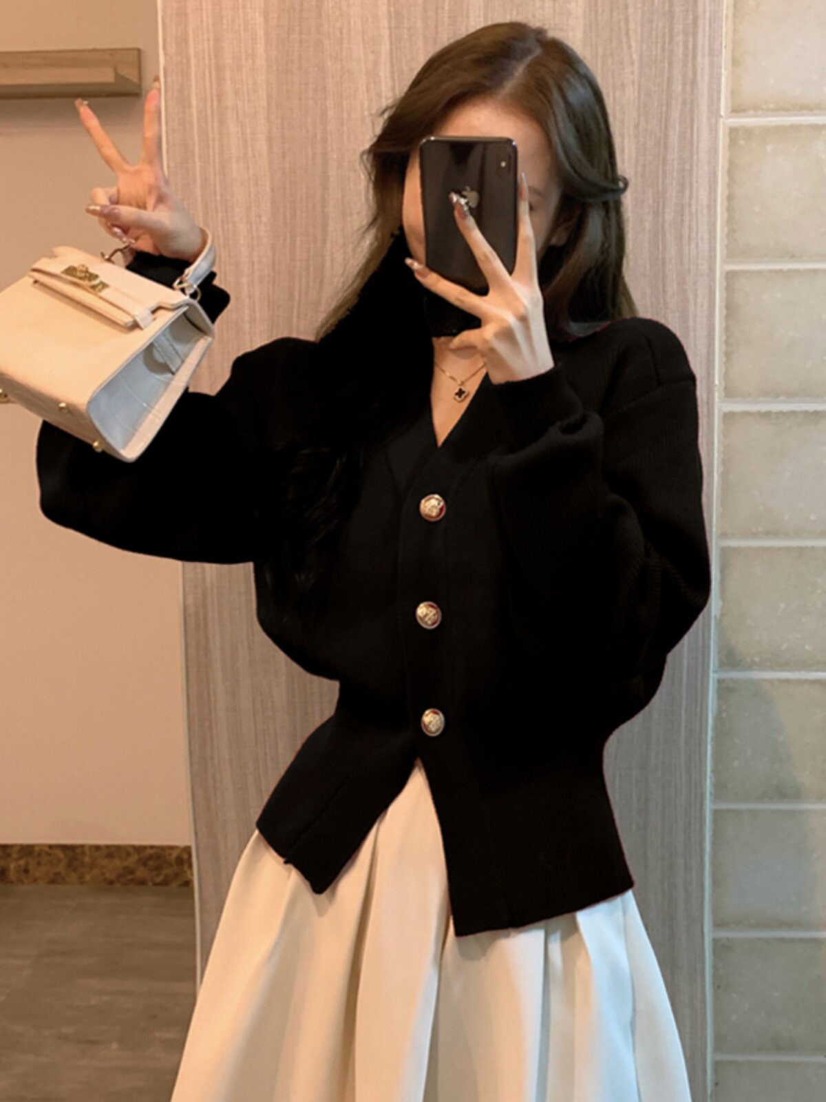 法式黑色小香风V领毛衣开衫女秋设计感小众收腰气质针织外套上衣
