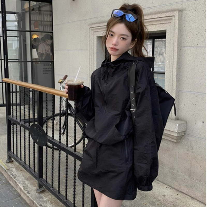 连帽防晒衣女夏季穿搭套装2026新款小个子黑色长袖外套短裙两件套