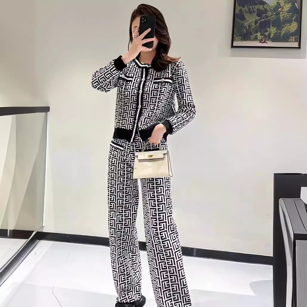 2023秋冬新款背心上衣女名媛风格子提花针织开衫阔腿长裤三件套装