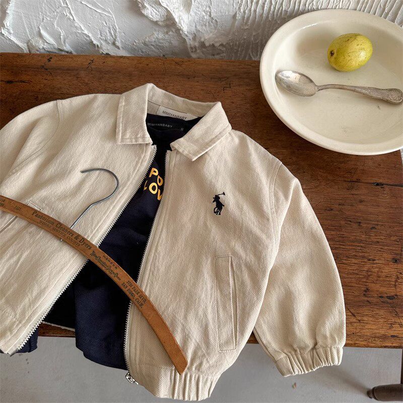 儿童外套2026春秋款男童女童日系潮牌刺绣翻领夹克宝宝短款拉链衫