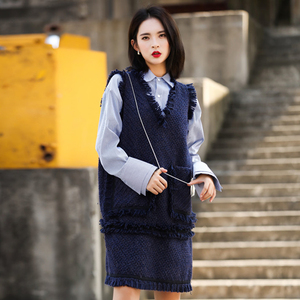 复古藏蓝色毛衣针织马甲女学院风秋冬过膝无袖背心裙V领流苏马夹