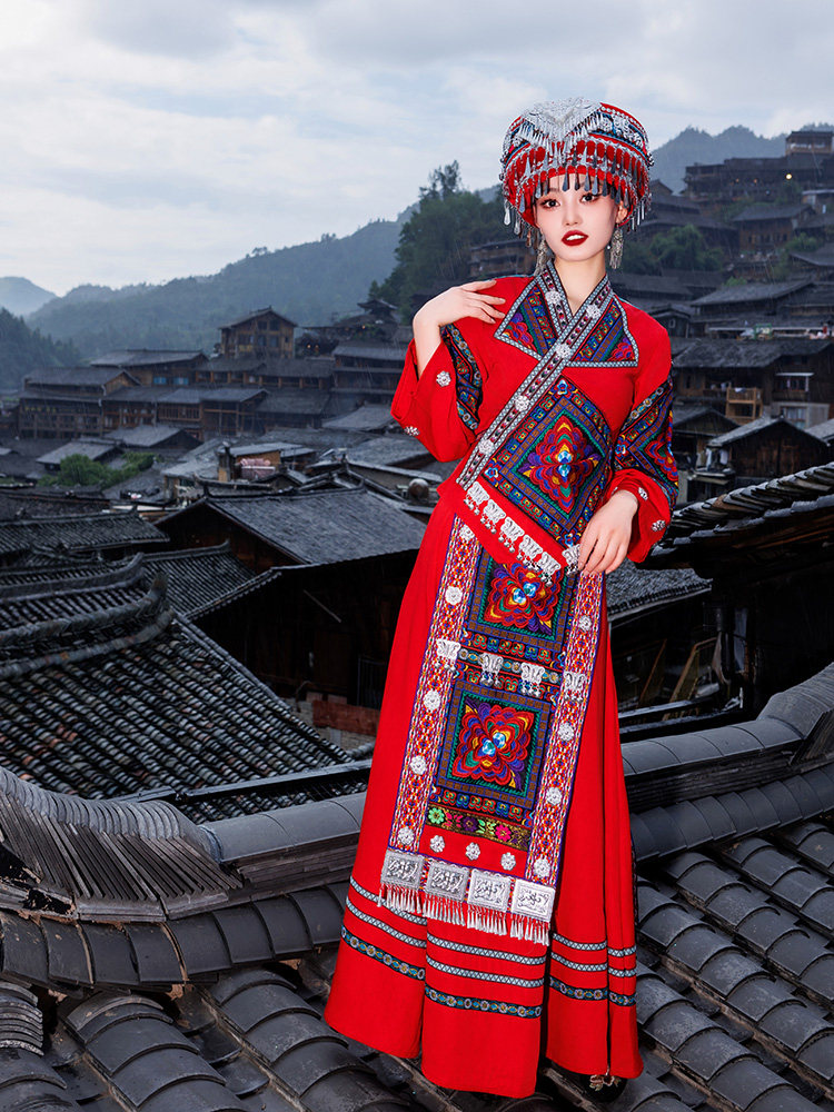 苗族服装女贵州苗寨衣服少数民族服饰表演服侗族土家族舞蹈演出服