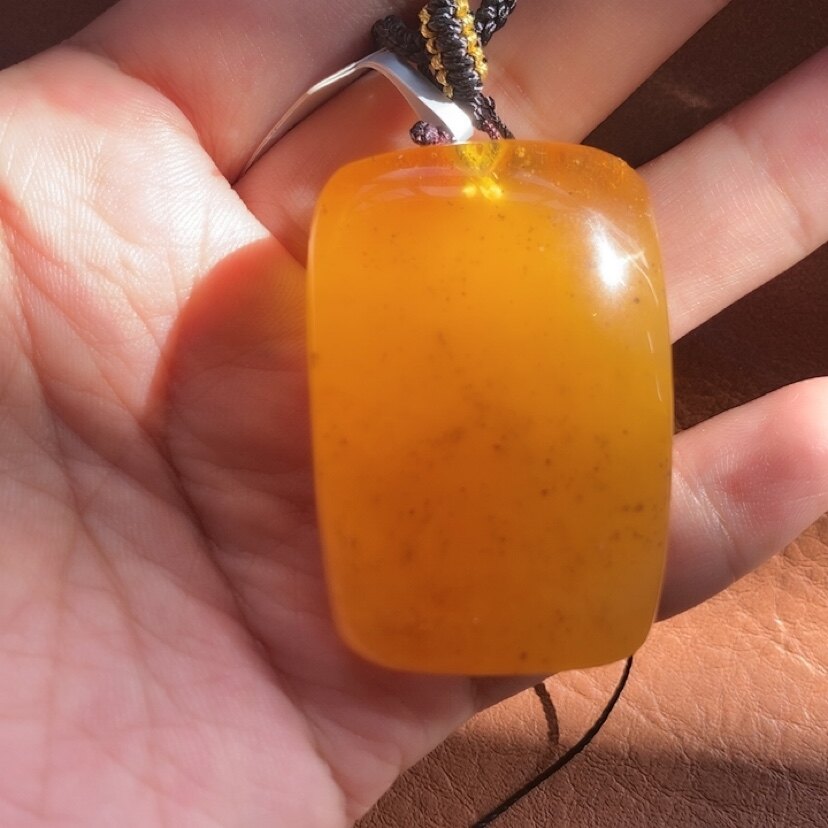 老蜜蜡水滴吊坠俄料鸡油黄琥珀蜜蜡挂坠微瑕颈饰项链毛衣链