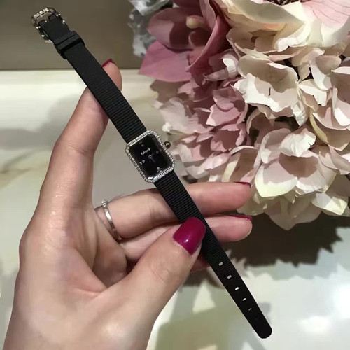 fation9方糖方形字面手表女boy香硅胶表带女表家庭腕表