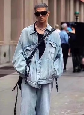 B家 22AW Twisted Sleeve大廓形蓝色剪裁牛仔夹克巴黎风格牛仔衫