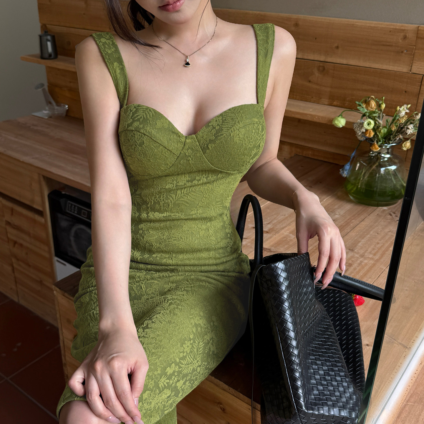 INSTUNNING轻熟优雅风绿色吊带连衣裙女夏季修身显瘦绑带性感裙子