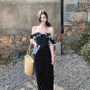 夏季度假风气质蕾丝波点连衣裙女2026新款复古收腰方领a字长裙子
