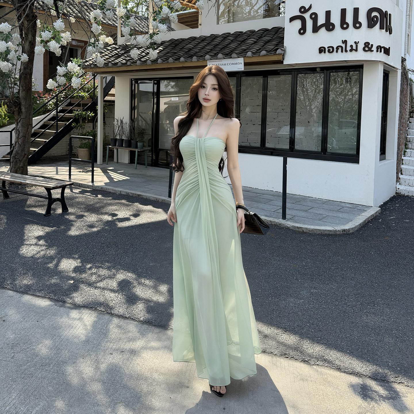 纯欲风挂脖绑带抹胸连衣裙女度假氛围感绿色网纱裙收腰气质长裙子