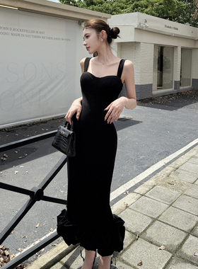早秋御姐气质修身黑色礼服裙女名媛高级性感赫本风内搭吊带长裙子