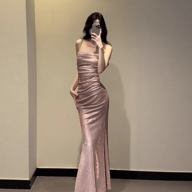 高级感亮闪闪吊带连衣裙女