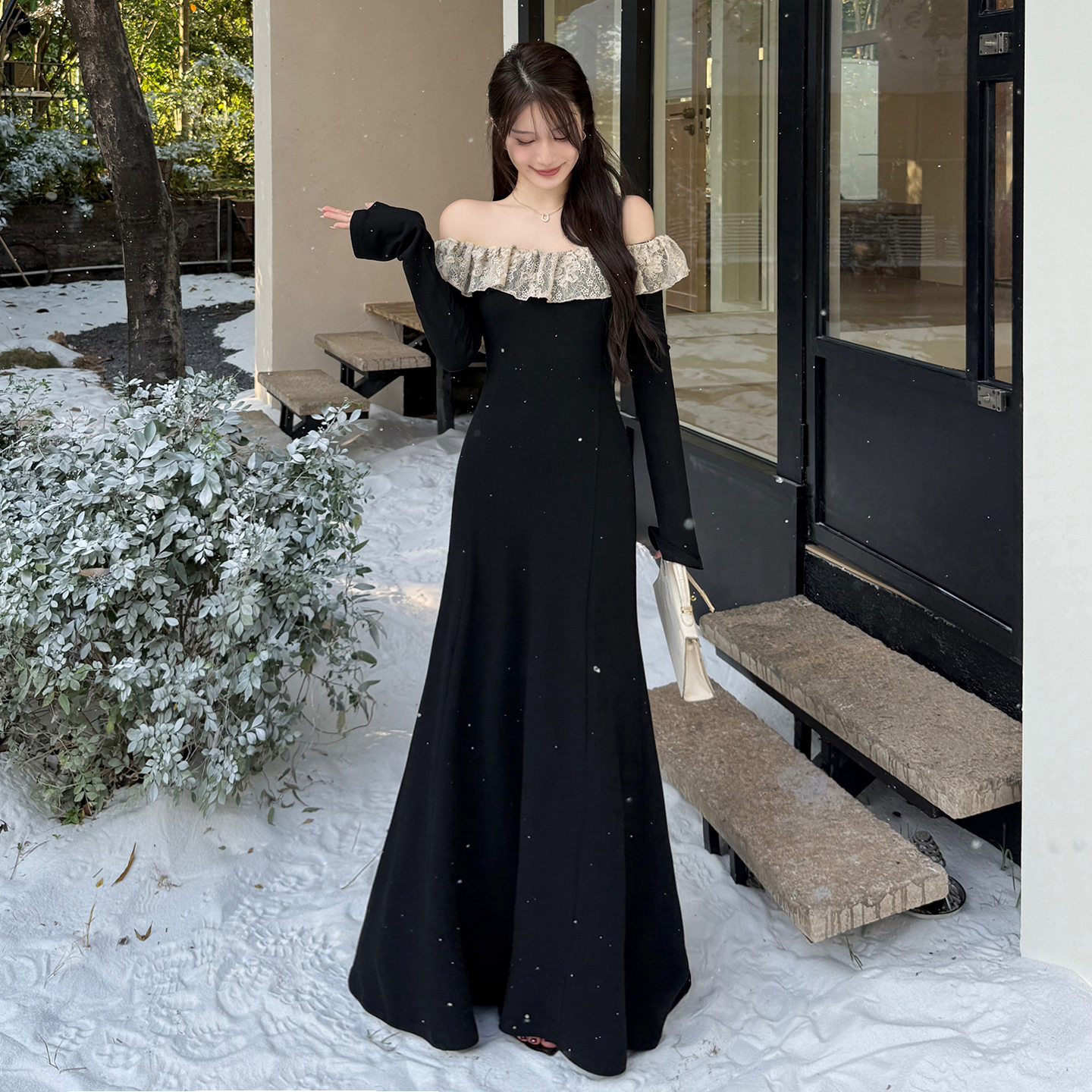 赫本风黑色一字肩蕾丝连衣裙女