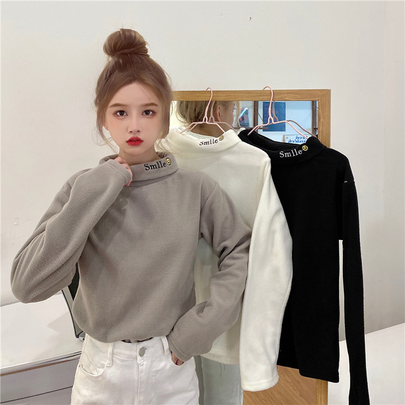 Solid color long sleeve T-shirt with polar fleece embroidery