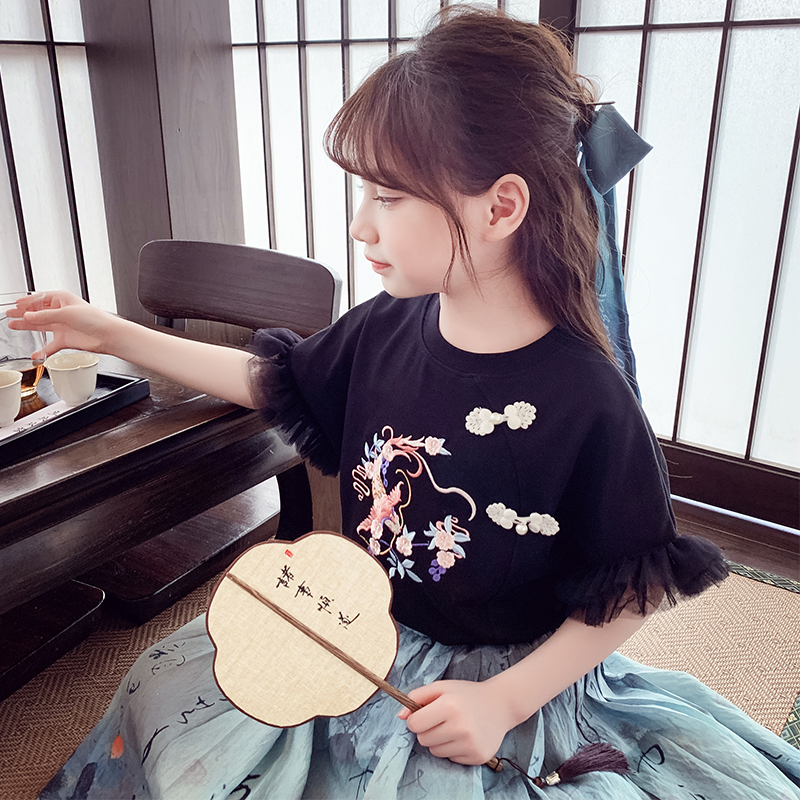 【国风少女】刺绣网纱拼接袖上衣