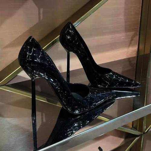 鳄鱼纹黑色高跟鞋女细跟2025新款