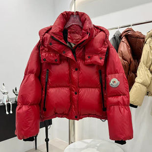 千仞岗白鸭绒潮流黑色亮面羽绒服女宽松短款冬季新款时尚加厚连帽