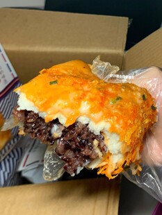 新货林师傅烘培坊香葱紫米面包肉粉松爆浆酱多多紫米卷懒人早餐软