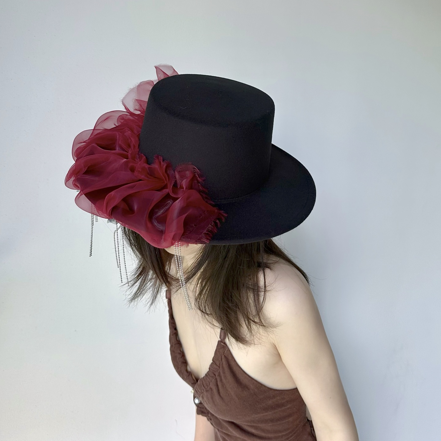 原创小众褶皱花边平顶仿毛呢帽子